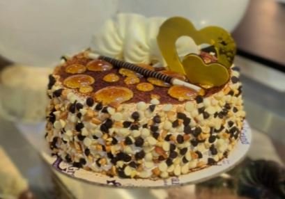 Chocolate Chip Caramel Cake
